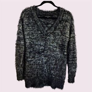 Rock & Republic Medium Black/Silver Metallic V-neck Sweater, EUC